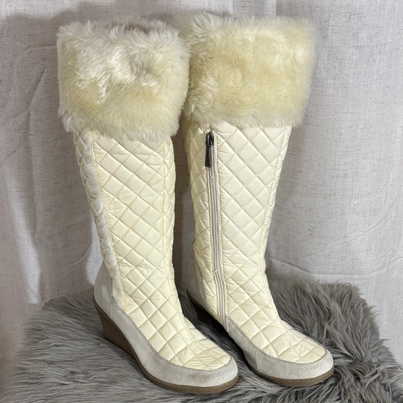 Cream Quilted Women's Wedge Winter Boots with Faux Fur Trim - Picture 1 of 13